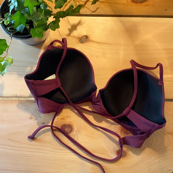 Hollister✨Burgundy Bikini Top✨NEVER WORN - Picture 3 of 4
